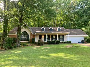 161 Nottingham Ln, Columbus, MS 39705