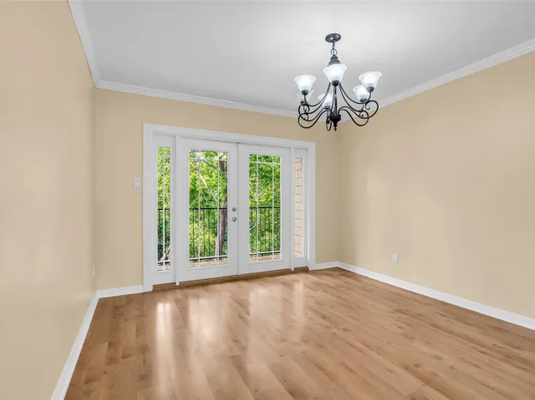 1800 Stoney Brook Dr APT 205, Houston, TX 77063