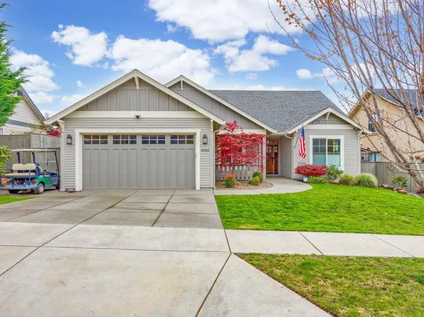 4040 Crystal Springs Dr, Medford, OR 97504