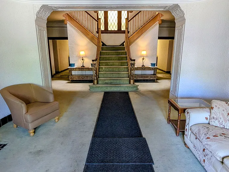 3214 Berkshire Rd — Photo 4