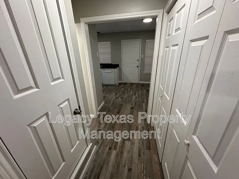 1608 Sun Valley Dr #D — Photo 4