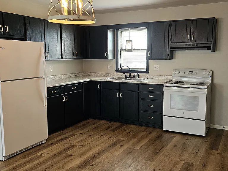 108 W Rose Eld Rd #1 — Photo 15