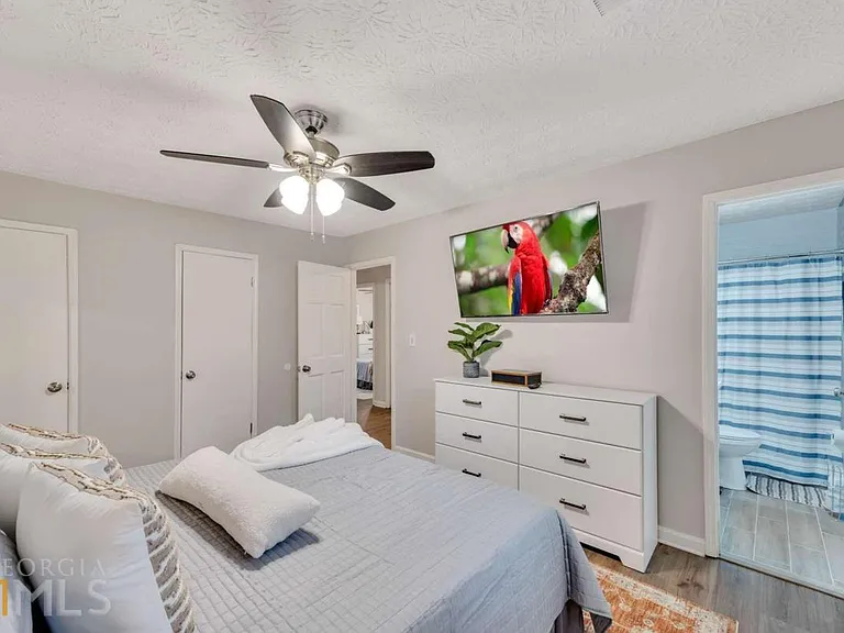 210 Booth Rd SW #A — Photo 19