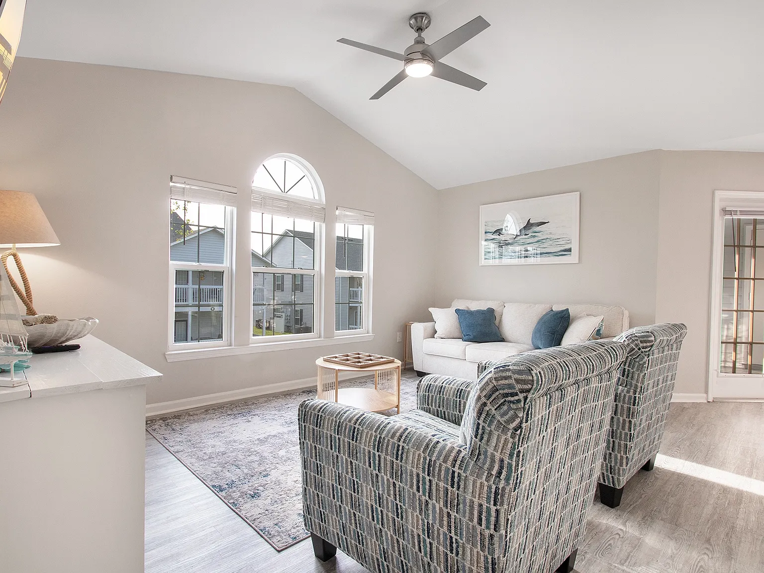 2 bed, 1100 sqft, $2,000 — Photo 3