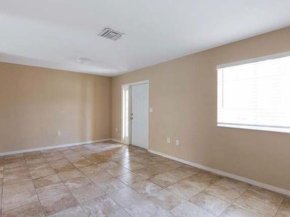 2nd image of 2070 NE 167th St