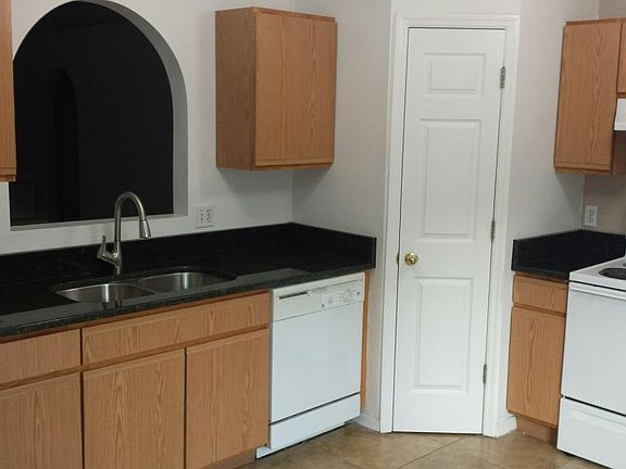3rd image of 8538 English Oak Dr