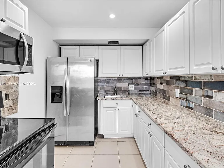 300 SW 134th Way #413E — Photo 9