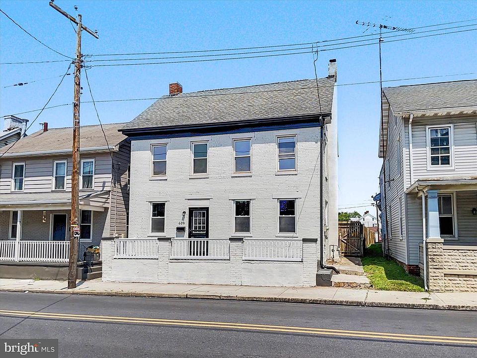 1st image of 609 Main St