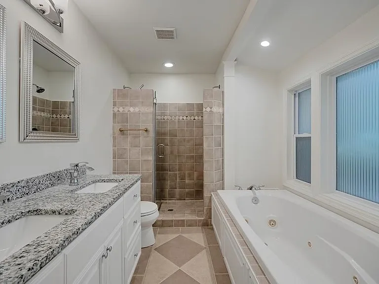 102 Vanessa Dr SE — Photo 31