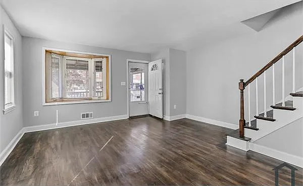 3 bed, 1536 sqft, $2,300 — Photo 2