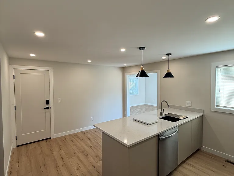 5 Whitman St #1 — Photo 3