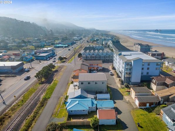 329 N Miller St, Rockaway Beach, OR 97136