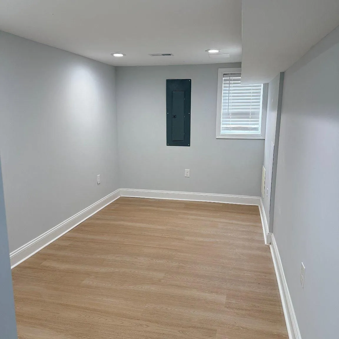 6 bed, 5.5 bath, 1340 sqft, $3,200 — Photo 2