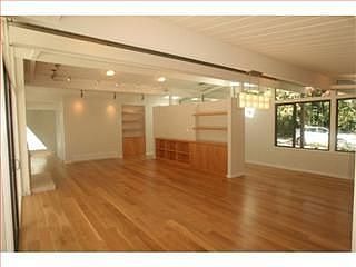 4th image of 931 Peninsula Way