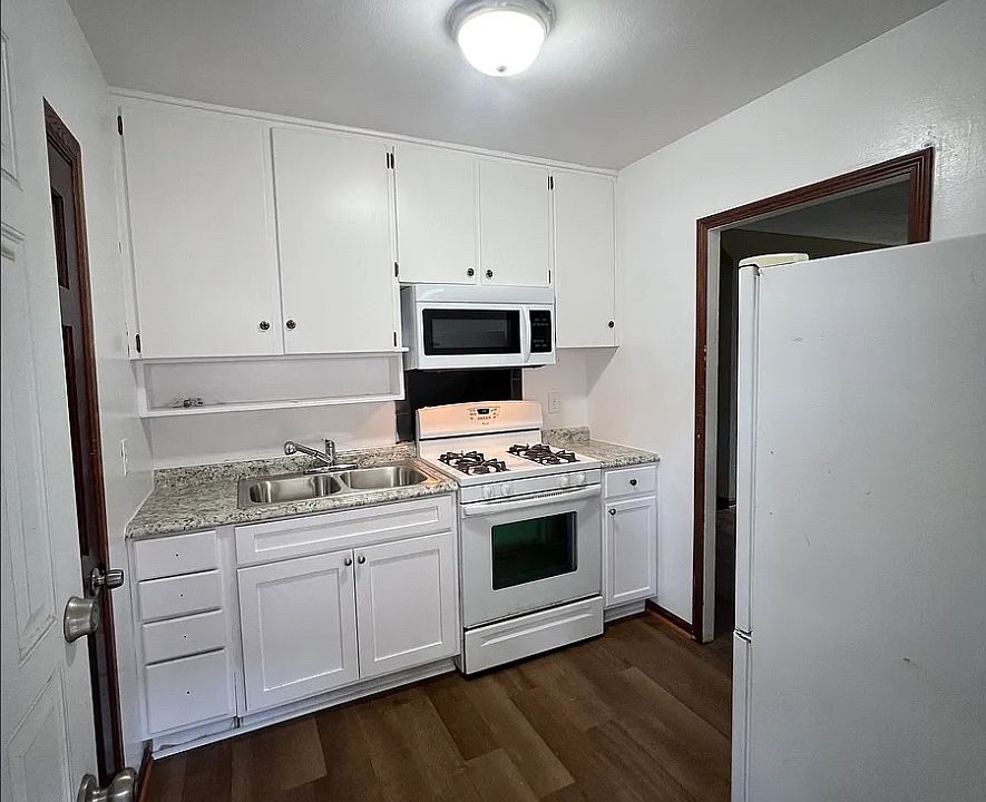 1st image of 1315 E 12th St APT 1