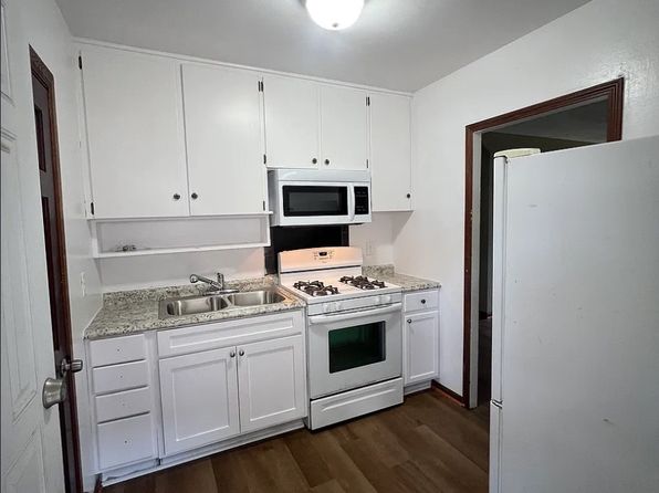 1315 E 12th St APT 1