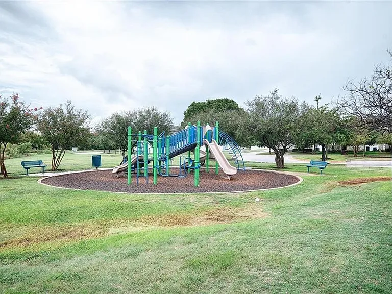1410 Davis Mountain Loop — Photo 21