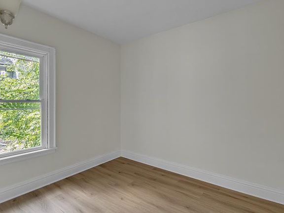 5th image of 933 Lafayette Ave #2