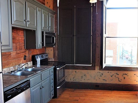 5th image of 428 W Main St APT 201