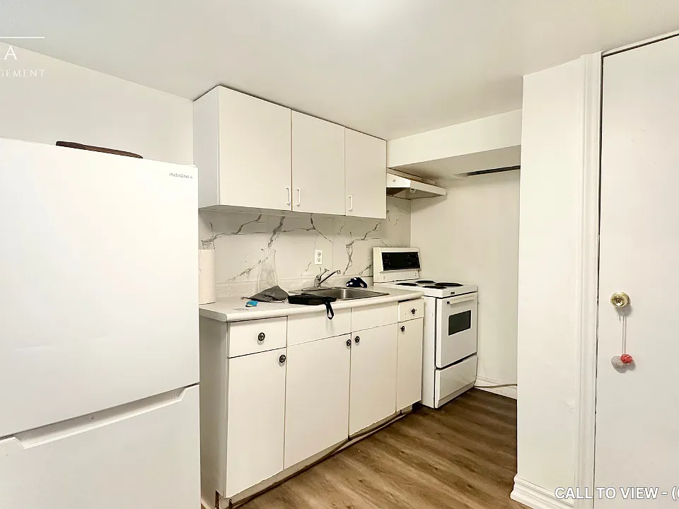 135 Emerson Ave #2