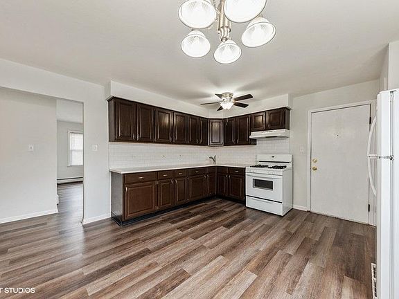 2nd image of 14450 Jefferson Ave APT 1E