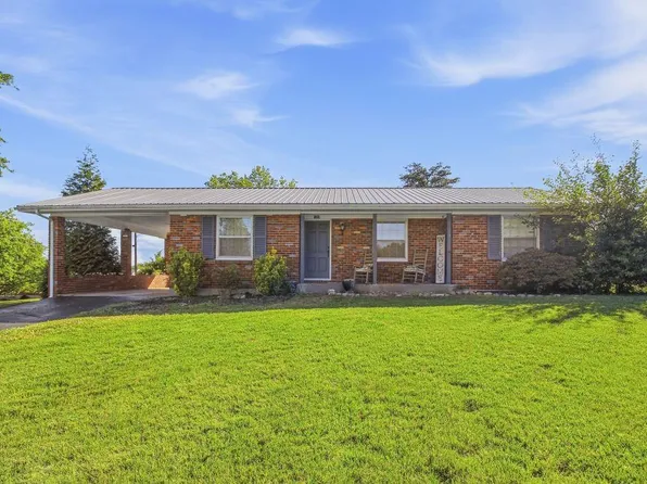 1204 Greenview Dr, Cave City, KY 42127