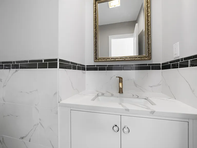 456 Jane St #B — Photo 10