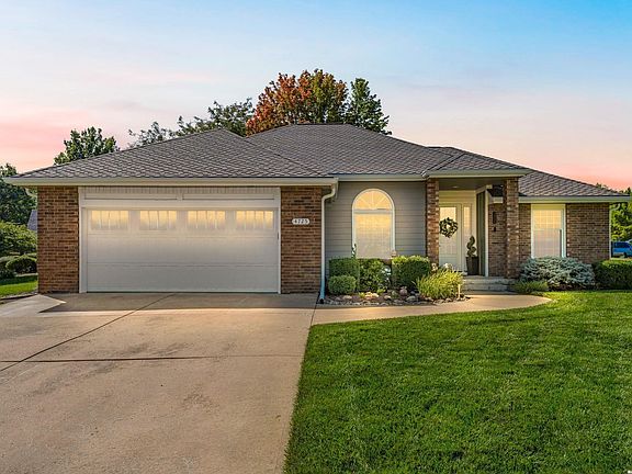 2nd image of 4725 Carmel Pl