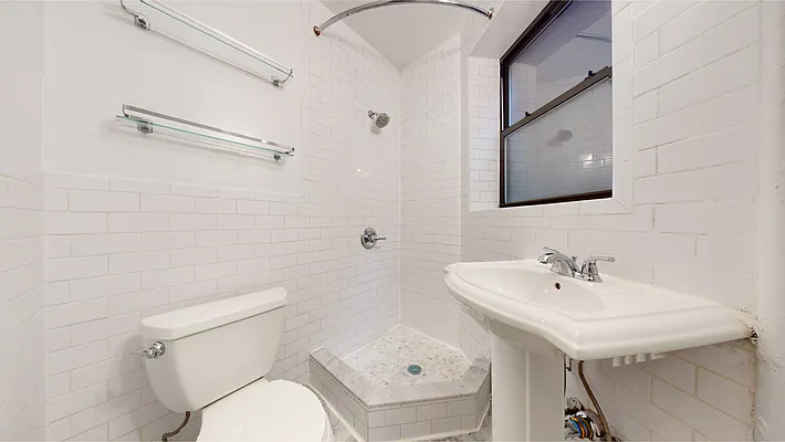 Rented by Bond New York | media 10