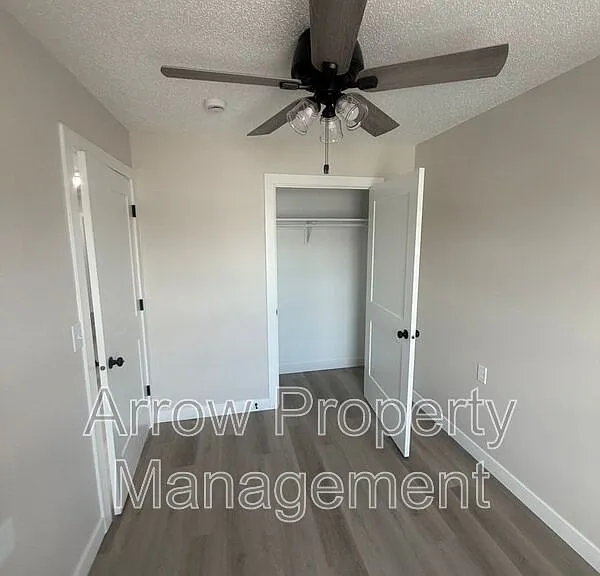 1015 W 14th St #8 — Photo 7
