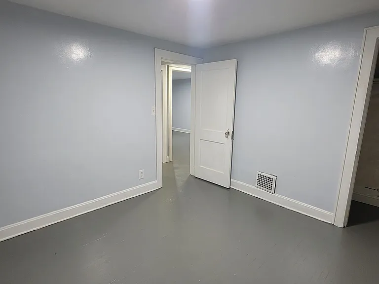 2208 Barrymore Ave — Photo 34