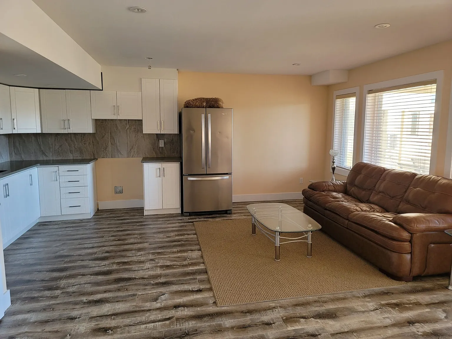 1 bed, 1300 sqft, $1,700 — Photo 4