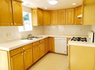 252 16th Pl #B, Costa Mesa, CA 92627