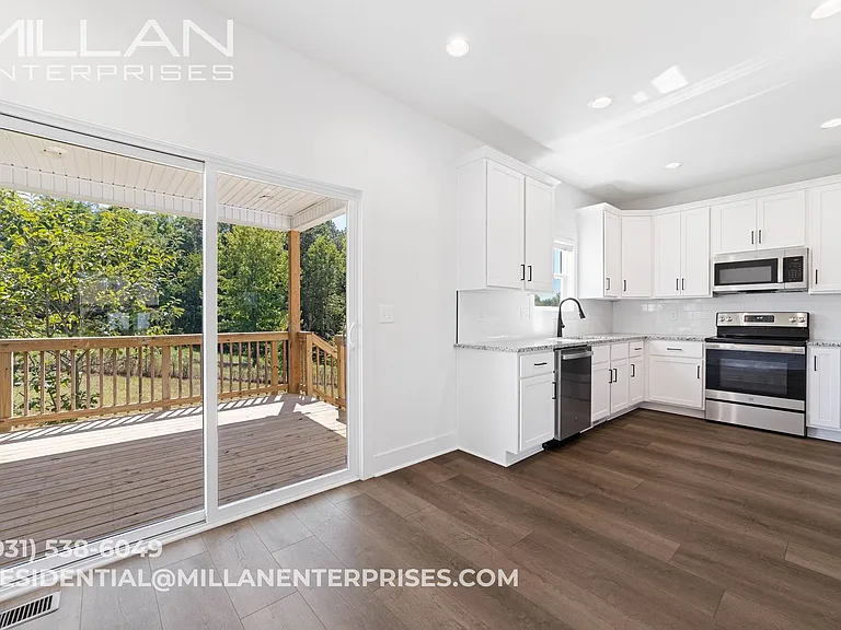 3509 Clover Hills Dr — Photo 5