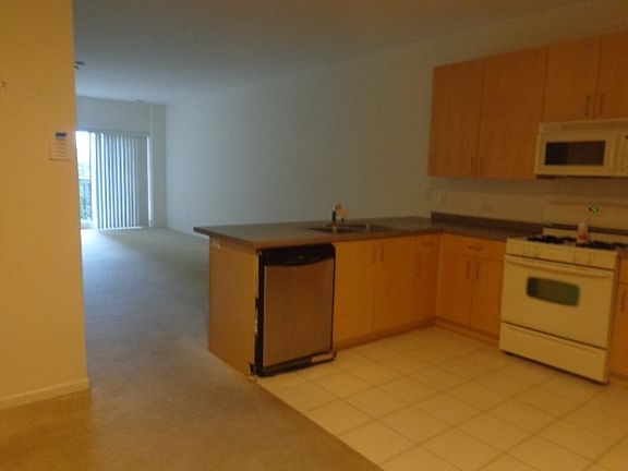 3rd image of 5100 W 96th St APT 318
