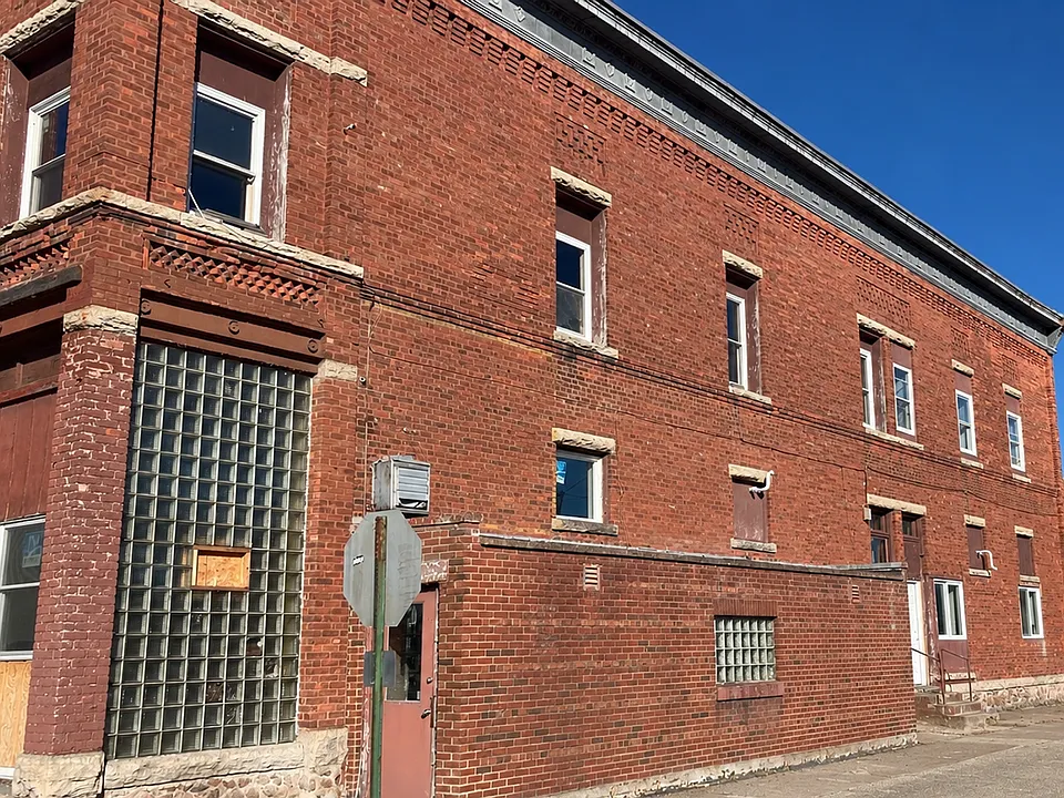 100 W Vinal St