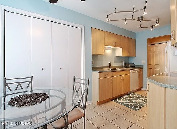 5th image of 3111 Toulon Dr