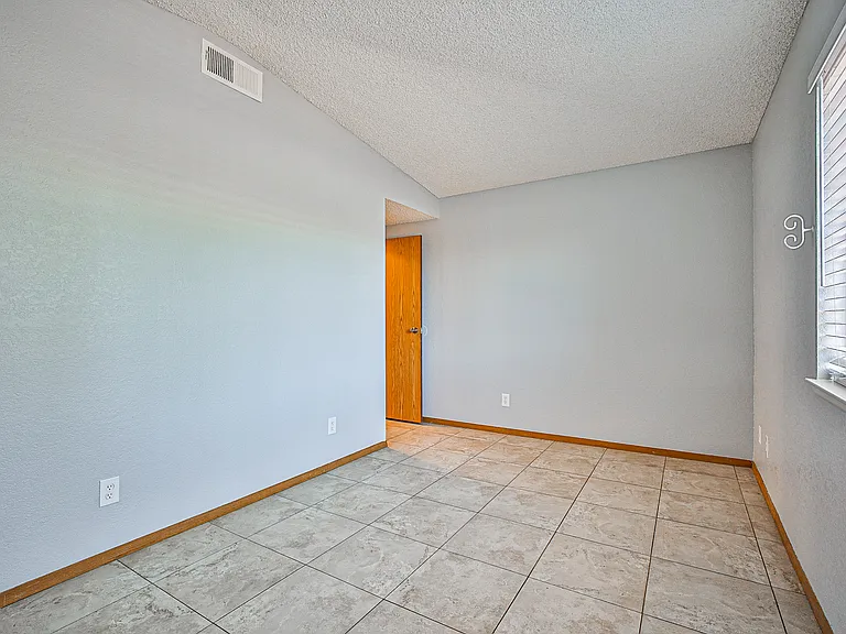 1608 Barrel Cactus Ct — Photo 18