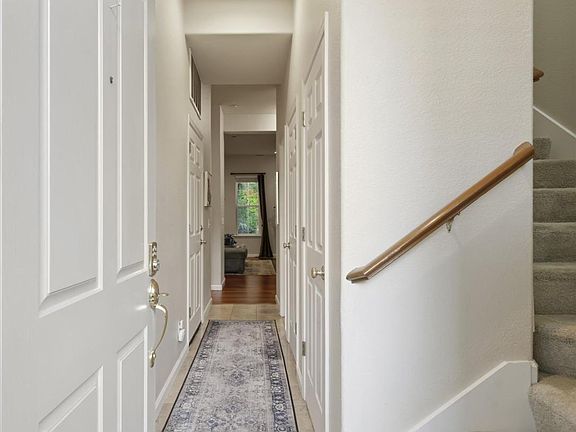 3rd image of 6 Flora Ln