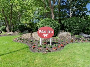 36 Skidmore Rd, Poughquag, NY 12570