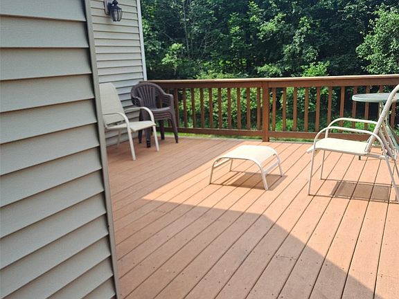 3rd image of 23 Timberland Dr