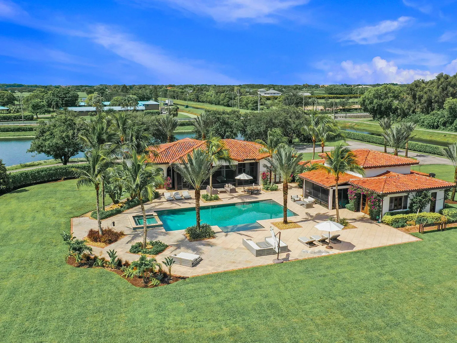 7 bed, 6.5 bath, 3700 sqft, $55,000 — Photo 2