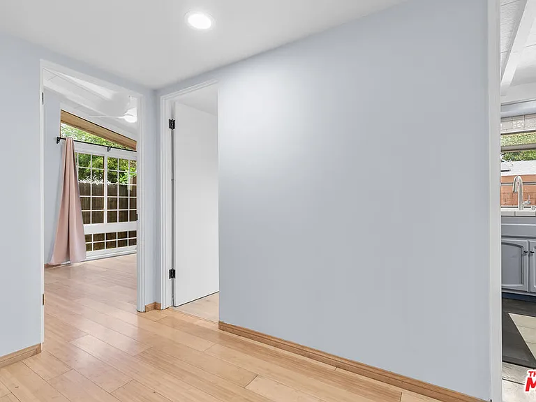 6742 Sunny Brae Ave — Photo 25