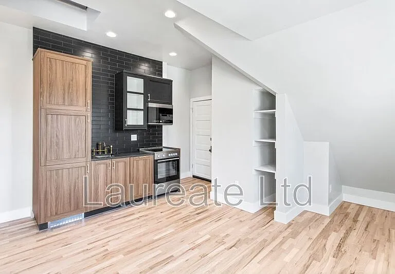 2224 E 14th Ave #6 — Photo 6