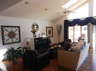 265 Hillandale Dr, Bloomingdale, IL 60108