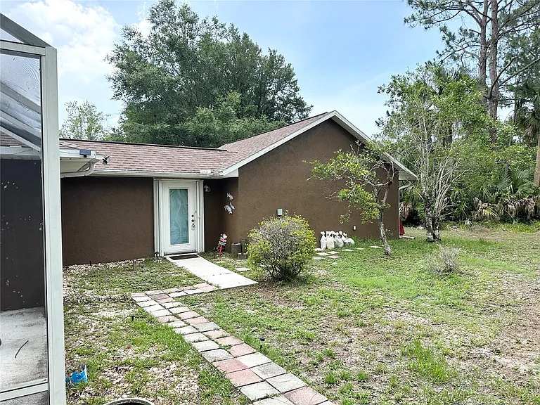 26 Woodbury Dr — Photo 2