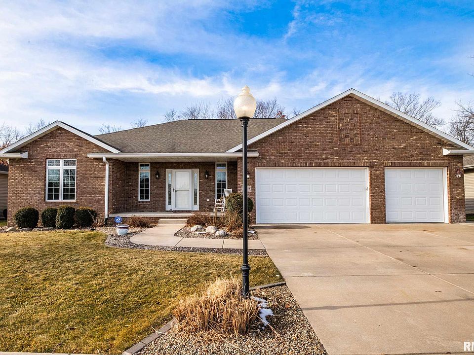 1st image of 209 Ironwood Dr