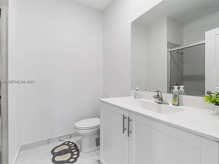 13305 SW 190th Ter — Photo 31