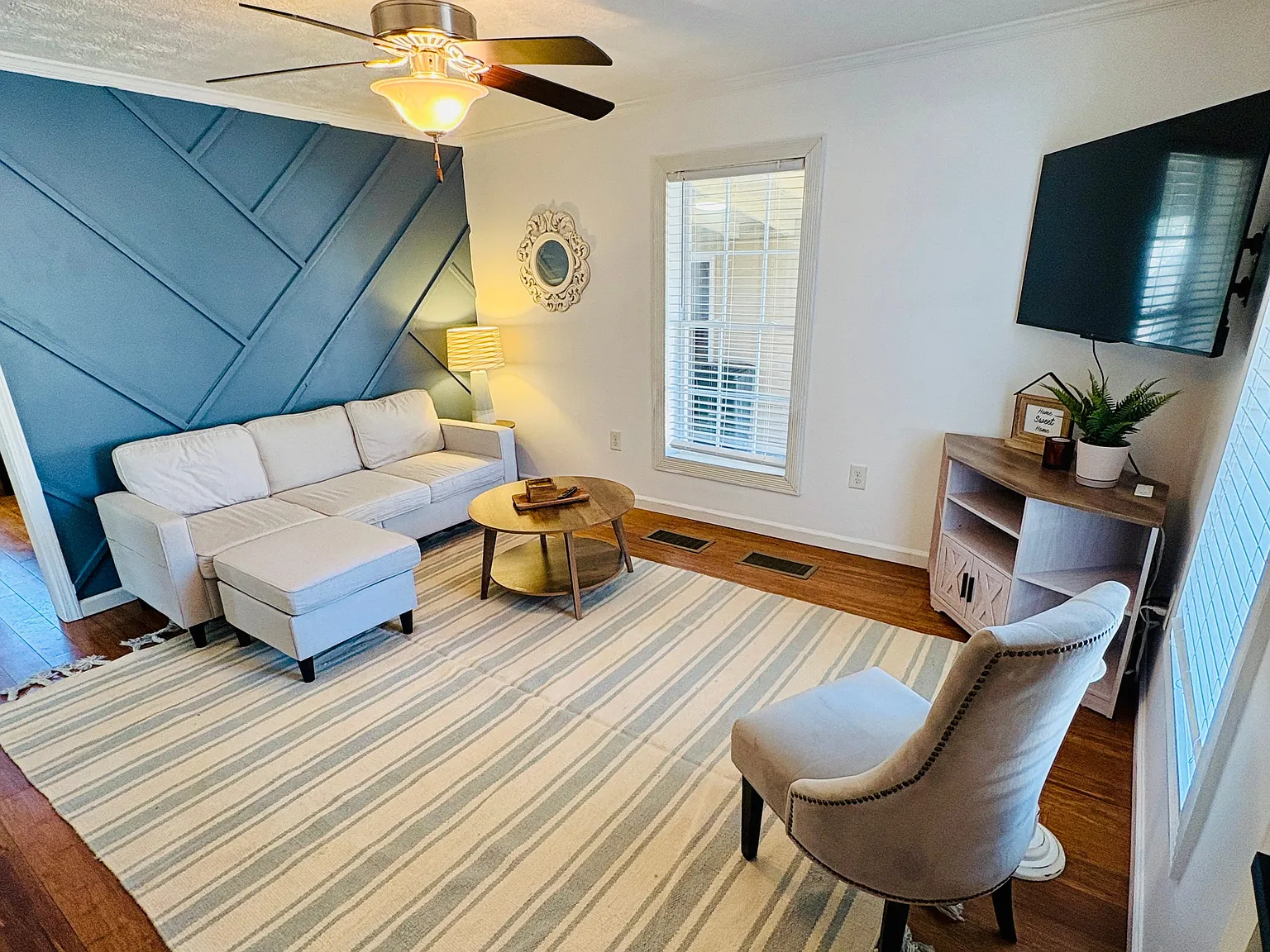 2 bed, 924 sqft, $2,300 — Photo 4