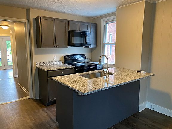 2nd image of 550 S Main St #1